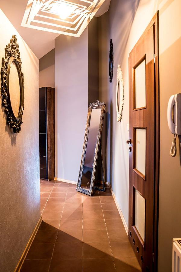 Style Apartment Next To Kazimierz And Old Town + Netflix Krakau Buitenkant foto
